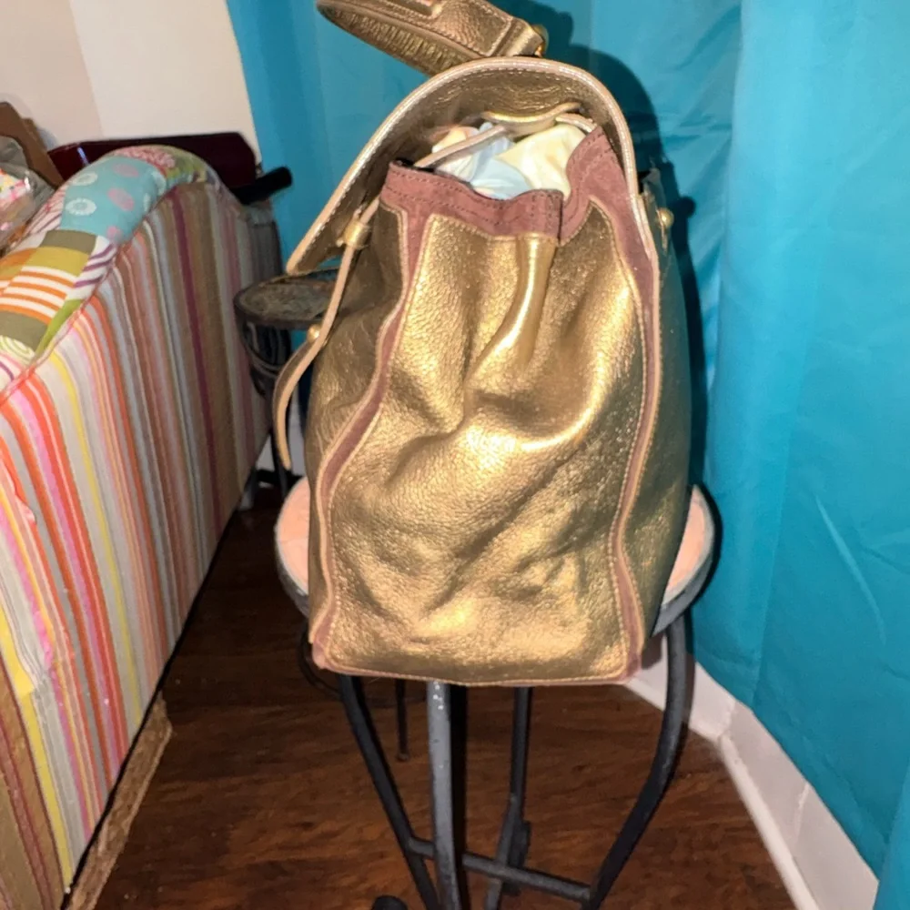 Yves Saint Laurent Large Metallic Bronze Muse Two Bag - Picture 5 of 13